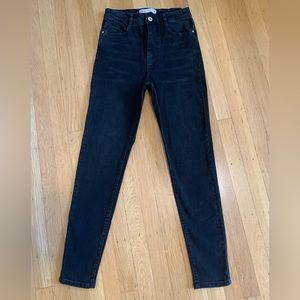 VGUC Zara Fall 2020 Denim collection black hi-rise skinny jeans Size USA 6